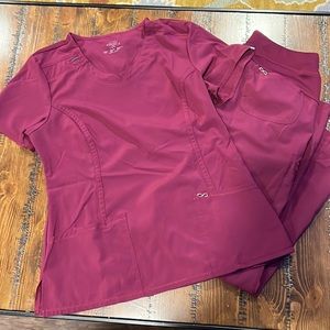 Cherokee infinity large top in large bottoms in burgundy gently used